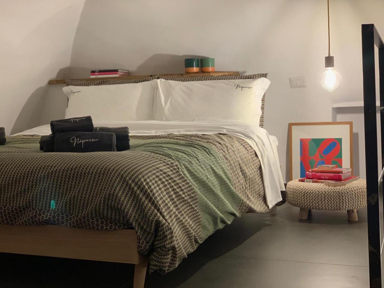 Napoesia Duomo House Apartment Napoli Bagian luar foto