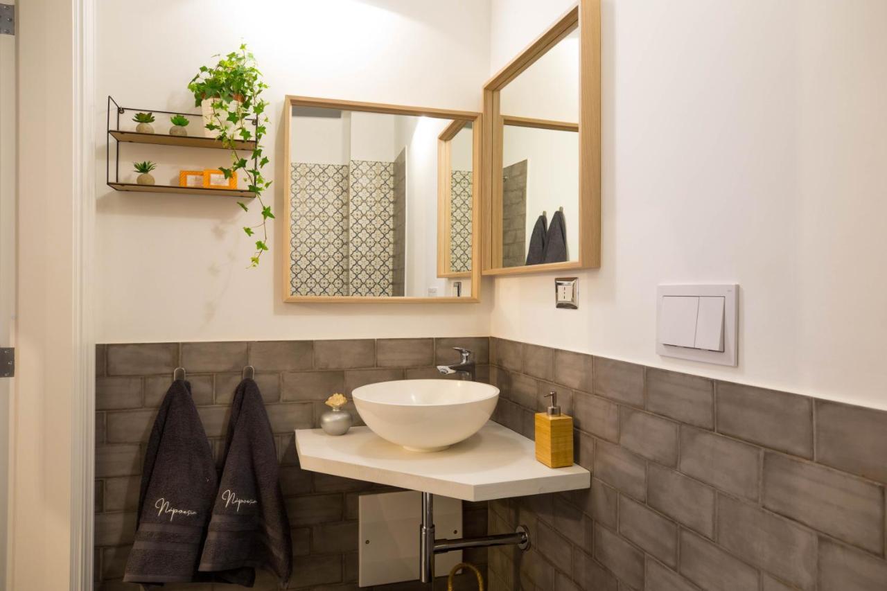 Napoesia Duomo House Apartment Napoli Bagian luar foto